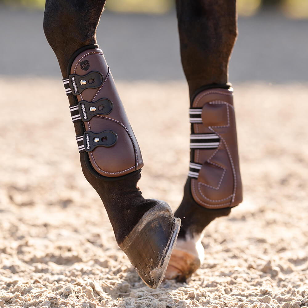SIGNATURE FRONT BOOTS